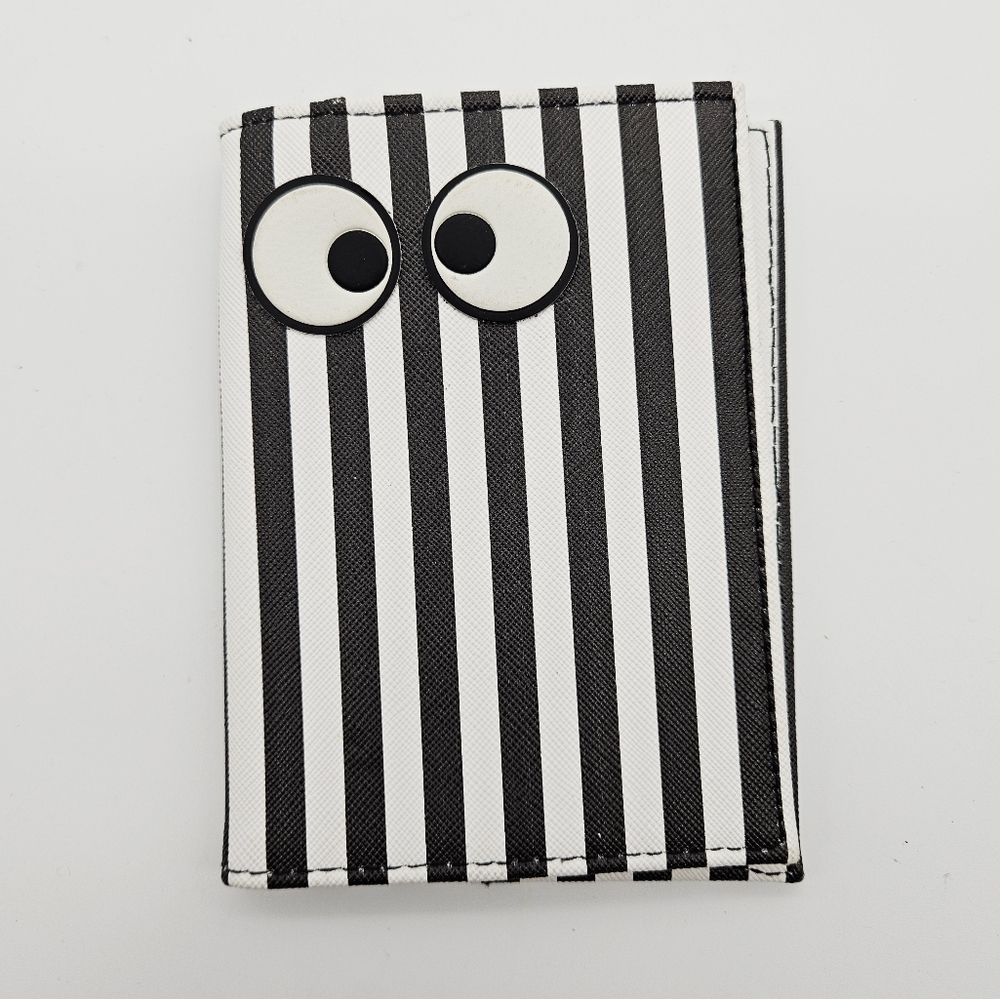 BENTLEY | stripe & eyes passport wallet